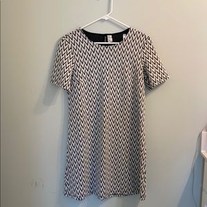 black and white chevron dress from H&M